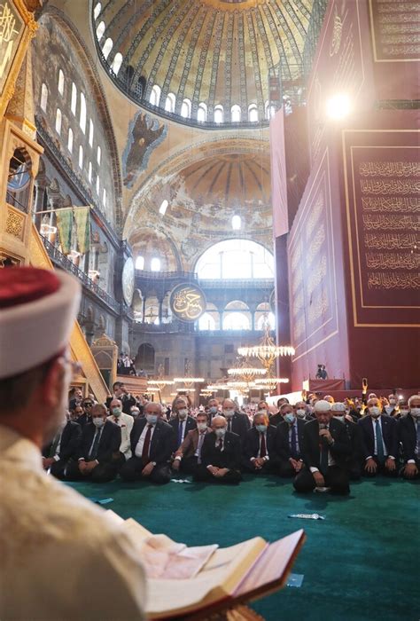 C­u­m­h­u­r­b­a­ş­k­a­n­ı­ ­E­r­d­o­ğ­a­n­,­ ­c­u­m­a­ ­ö­n­c­e­s­i­ ­K­u­r­­a­n­ ­t­i­l­a­v­e­t­i­ ­v­e­r­d­i­